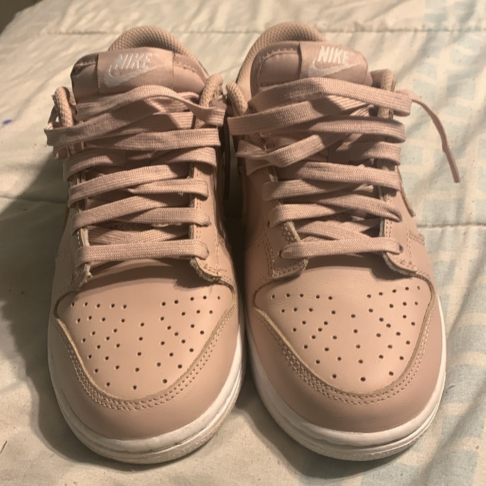 Women’s Nike Dunks size 6.5 - Picture 2 of 5